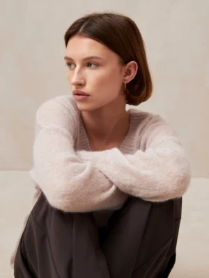 pomeda-light-lilac-sweater-sweaters-alohas-987054_3000x_6822c737-6eaf-4712-b104-b0277425f7bb_2048x2048.webp